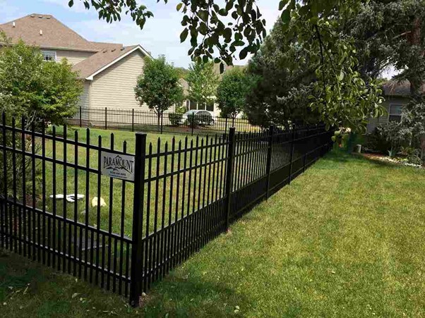 Selecting a fence for your dog , Chicagoland area