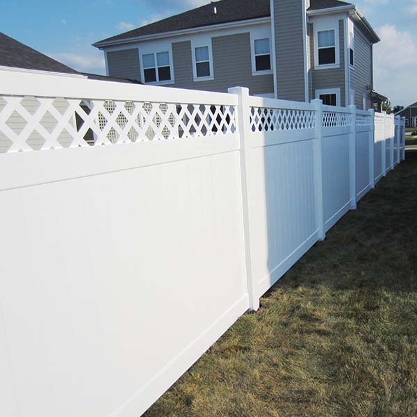 Backyard Fence Installation In Illinois - Paramount Fence